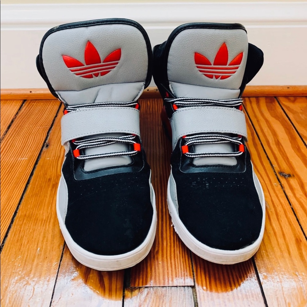 Adidas Sneakers
